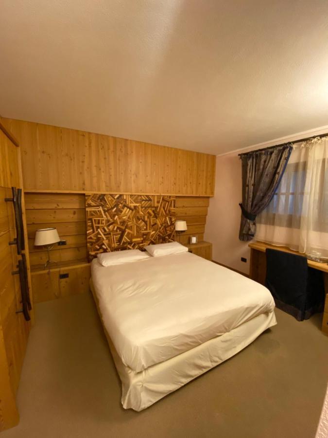 Hotel Bait De Angial リヴィーニョ エクステリア 写真