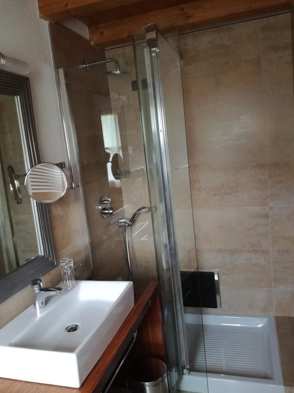 Hotel Bait De Angial リヴィーニョ エクステリア 写真